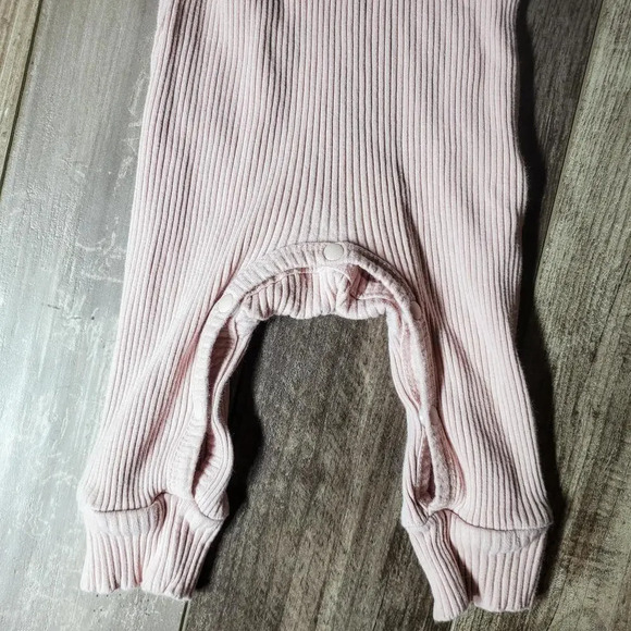 Mauve Baby Girl Ribbed Jumpsuit Romper Size 3-6 Months GUC - Picture 4 of 8